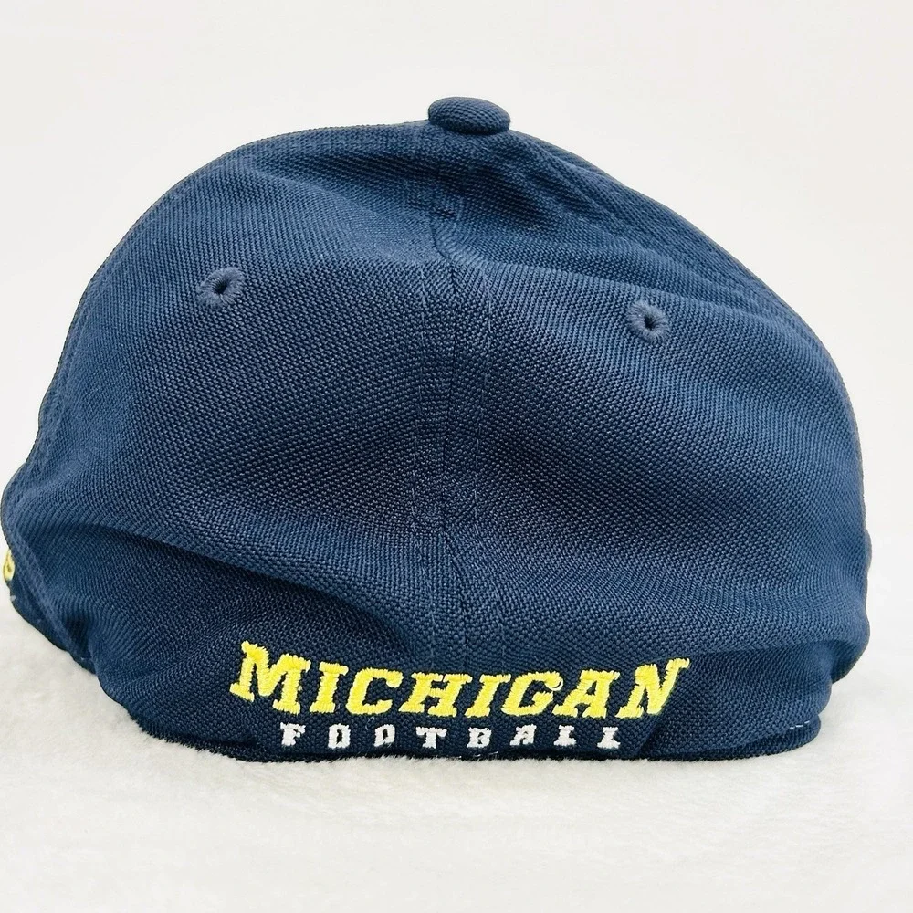 Adidas‎ Michigan Wolverines Climalite Team Logo Stretch Flex Hat Cap S/M Blue